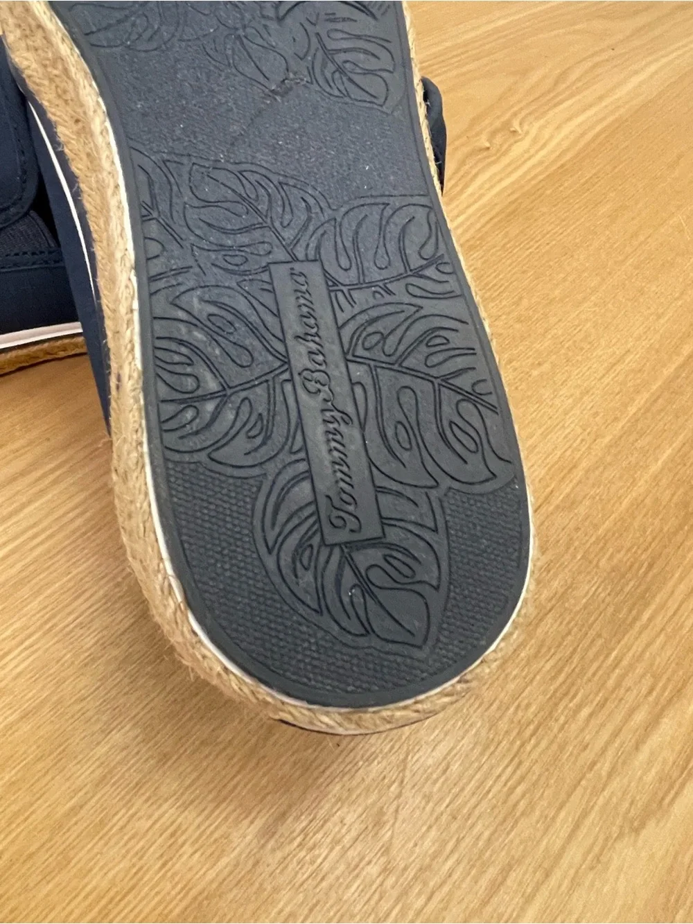 Tommy Bahama Men’s Pacific Palms Canvas Slip On 11D NEW